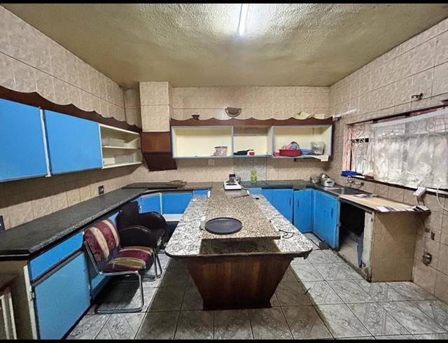 9 BEDROOM APARTMENT FOR SALE IN ACTONVILLE